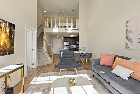 Smart TV - THE LOFT | Relax | Cozy | Old Town | 2 Bedrooms (Alexandria)