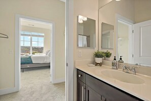 Hair dryer - THE LOFT | Relax | Cozy | Old Town | 2 Bedrooms (Alexandria)