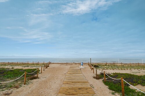 Bonita stay B Beach: En la arena de playa, megas vistas, fibra, A/A, BBQ, pool