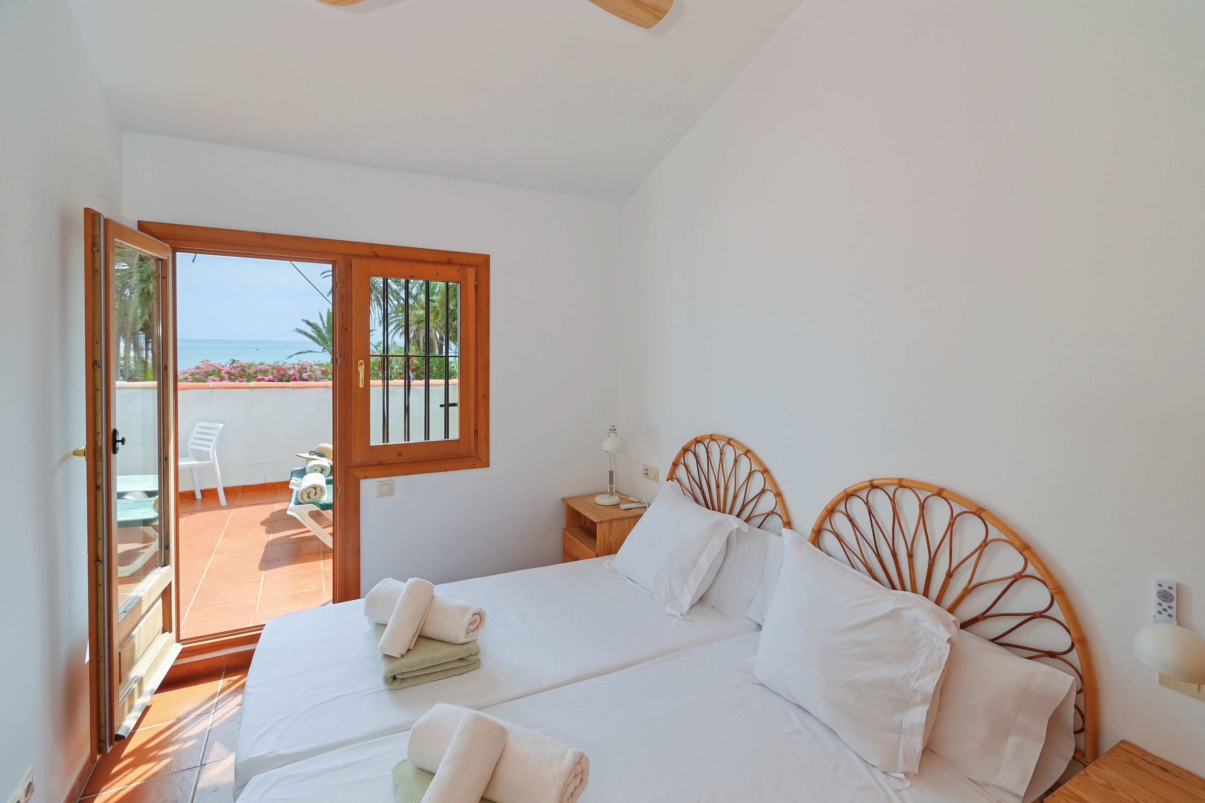 4 bedrooms, desk, iron/ironing board, travel crib