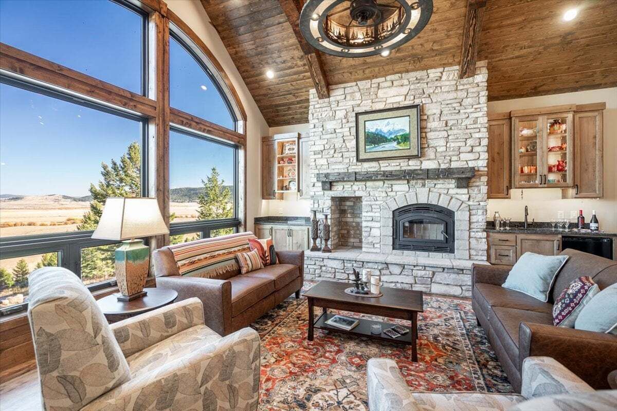 Smart TV, fireplace, video games, DVD player