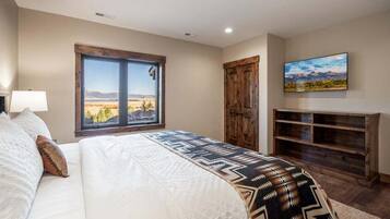 3 slaapkamers, een strijkplank/strijkijzer, gratis wifi, beddengoed