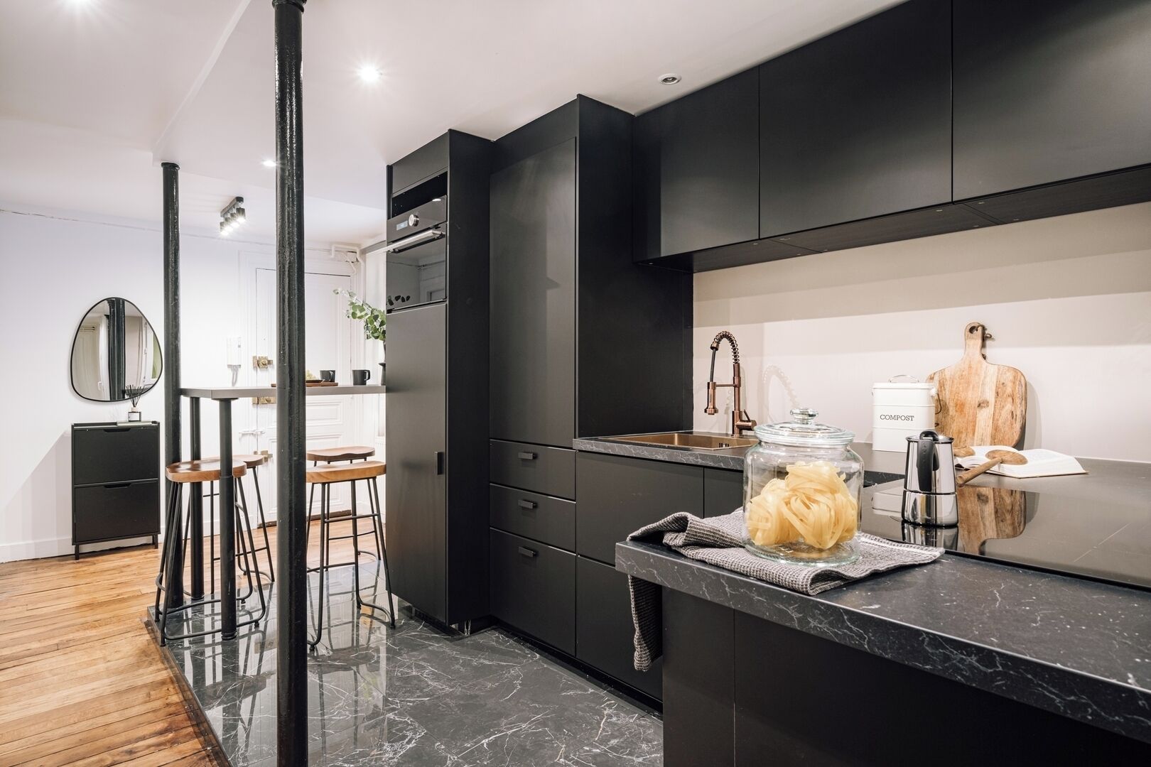 Refrigerador, microondas, horno y parrilla de estufa 