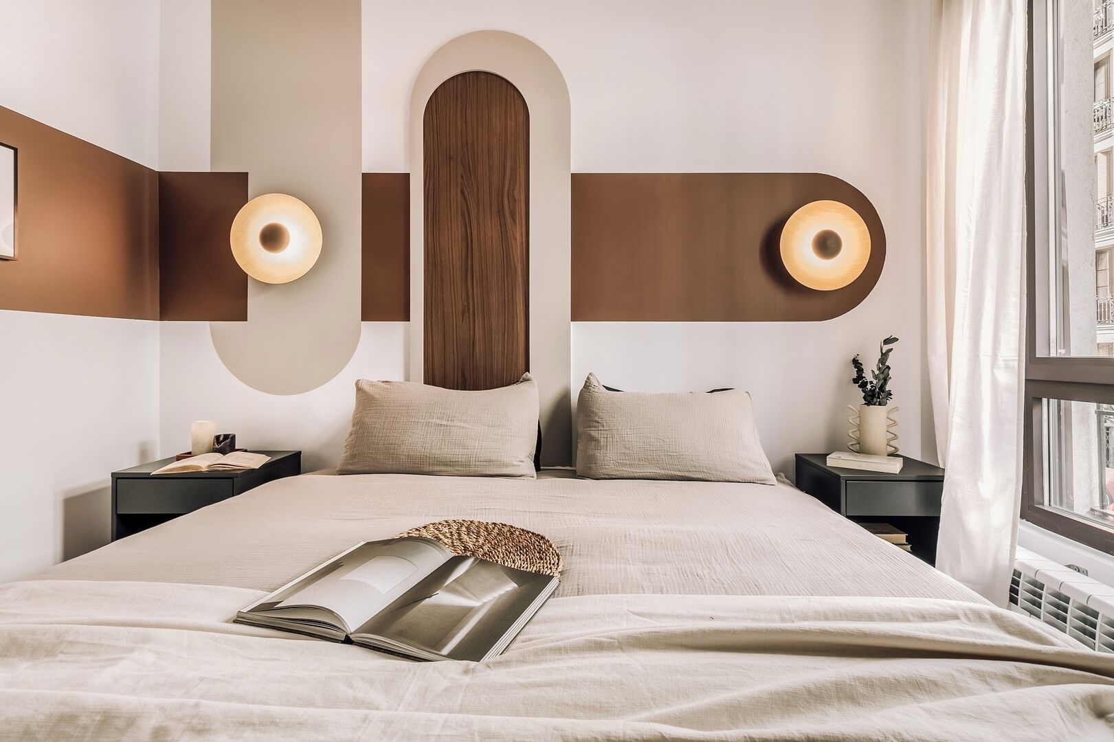 2 عدّة غرف نوم ومكواة/لوح كي وواي فاي وملاءات أسرّة