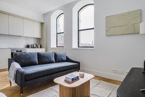 TV, stereo - Blueground | Beato 1bd apartment (Lisbon)