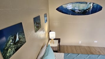 1 bedroom, iron/ironing board, internet, bed sheets