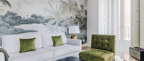 Télévision, chaîne hi-fi