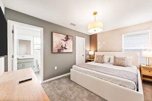 6 bedrooms, iron/ironing board, WiFi, bed sheets