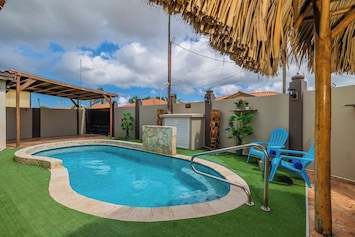 Urban 5BR Private Pool Getaway 10 min->Bch (24343)
