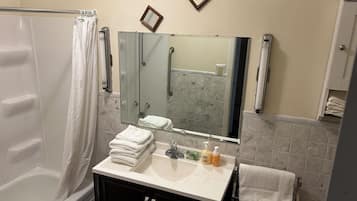 Classic Single Room, City View | Bathroom | Free toiletries, hair dryer, towels, soap