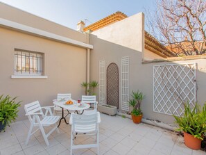 Outdoor dining - Phichris by Interhome (Hyères)