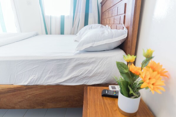 Habitación individual, balcón, vistas a la ciudad | Escritorio y wifi gratis