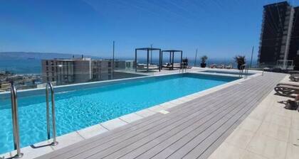 Spacious 3-bedroom apartment with incredible view! WiFi and 2 parkings.