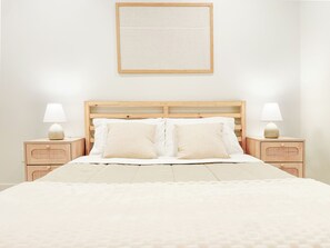 3 soverom, strykejern/-brett, wi-fi og sengetøy