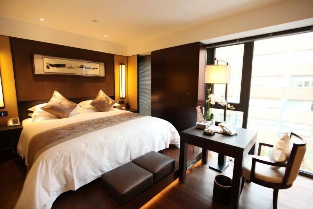 Blackout curtains, iron/ironing board, free WiFi