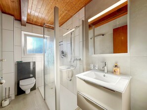 Shower, towels