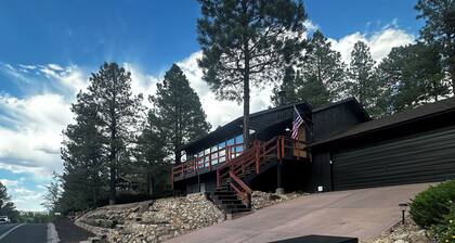 Modern Retreat in Continental Country Club with AC