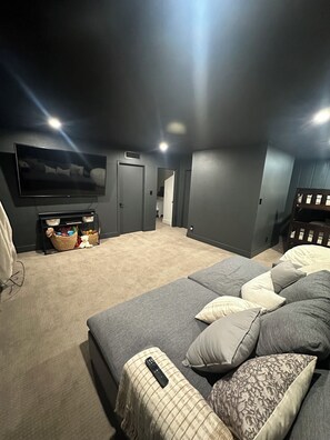 4 bedrooms, in-room safe, travel crib, WiFi