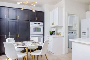 Cookware/dishes/utensils