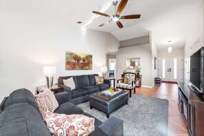 TV, offices - La Quinta Family Home with Private Pool and Spa (La Quinta)