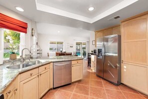 Fridge, microwave, oven, stovetop - Private Pool & Spa | Mins to Old Town La Quinta (La Quinta)
