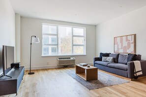 Fernseher, Stereoanlage