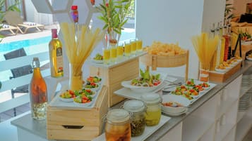 Free daily buffet breakfast