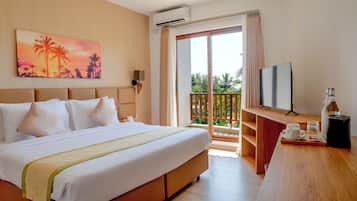 Superior Deluxe with Private Balcony | Premium bedding, down comforters, memory foam beds, in-room safe