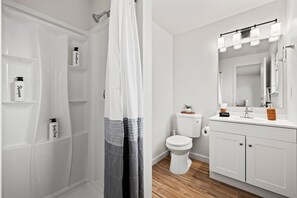 Secador de pelo y toallas