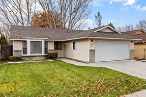 Exterior - Boise Foothills Boho Haven hosted by Boise BnB! (Boise)