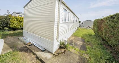 3 Bedroom Mersea Beach Retreat-Getaway by the Sea