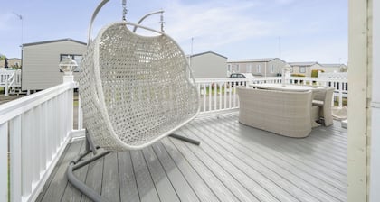 3 Bedroom Mersea Beach Retreat-Getaway by the Sea