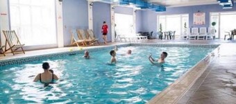 2 Bed Caravan - Sleeps 6 - Pets - Pool - Parking