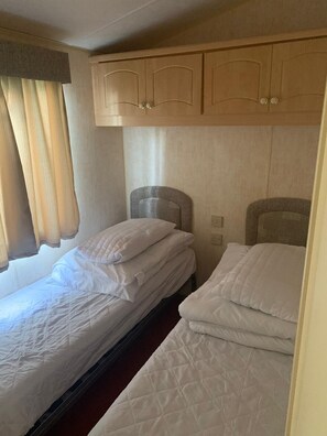 2 bedrooms, WiFi, bed sheets