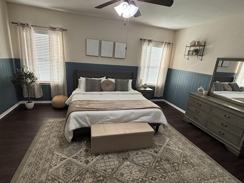 Spacious 4BR/2.5bath/Game RM/Pet Friendly  house- Extended Stays Welcome 