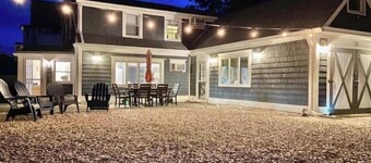 Holiday House - Linens, towels, and beach badges included
