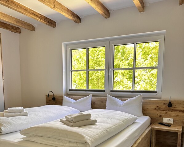 4 bedrooms, WiFi, bed sheets