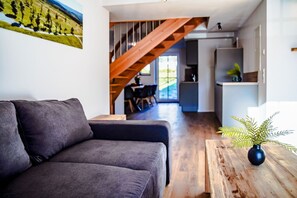 Unclassified image, 2 of 44, button