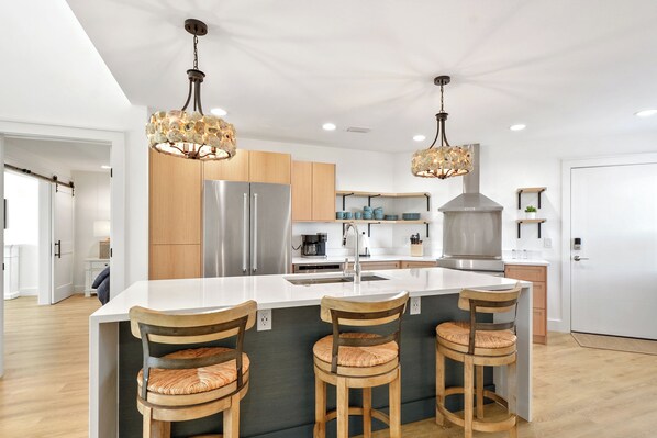 Fridge, microwave, oven, stovetop - NEW! Stunning Remodeled Condo with Marsh Views (Saint Simons Island)