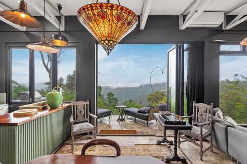 Belvedere Summer House Gold Coast Hinterland 
STAY PLAY EAT RELAX REPEAT