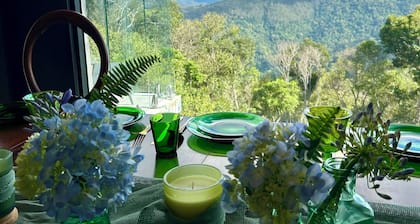 Belvedere Summer House Gold Coast Hinterland
STAY PLAY EAT RELAX REPEAT