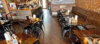 4-bed house in Wentzville next to restaurants/event space/"Free food and drink"