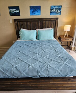 1 bedroom, iron/ironing board, internet, bed sheets
