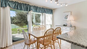 Leilighet, 2 soverom | Spiseområde