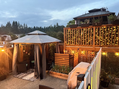 Brand New, Modern Oasis suite with Coastal vibe