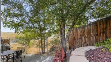 House, 3 Bedrooms | Outdoor dining