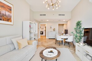 Smart TV - Urban Oasis 1BR in Armada with Cityscape Views (Dubai)