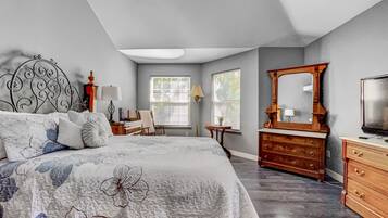 House, 4 Bedrooms | 4 bilik tidur, ruang kerja komputer riba, seterika/papan seterika