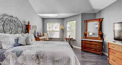 Paradise Hills Oasis 4 Bedroom Home