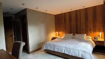 Deluxe Room, Golf View | In-room safe, desk, laptop workspace, soundproofing